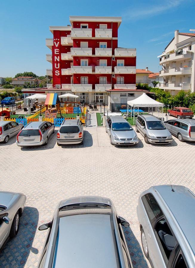 Hotel Venus Riccione Extérieur photo