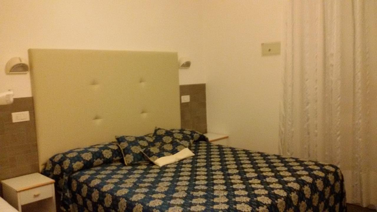 Hotel Venus Riccione Extérieur photo